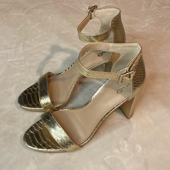 Mix No. 6 Shoes - 💜Mix No. 6 Metallic Gold Snakeskin Strap Heels size 10